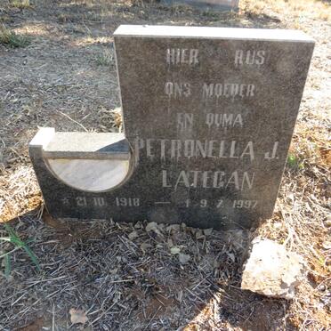 LATEGAN Petronella J. 1918-1997