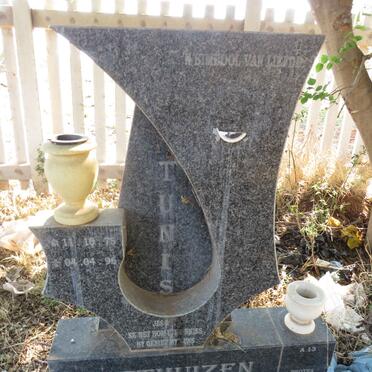 OOSTHUIZEN Tunis 1975-1996