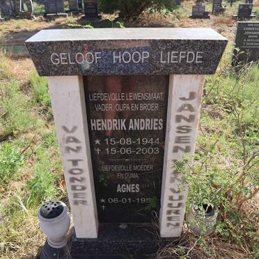 TONDER Hendrik Andries, van 1944-2003 & Agnes JANSEN VAN VUUREN 195?