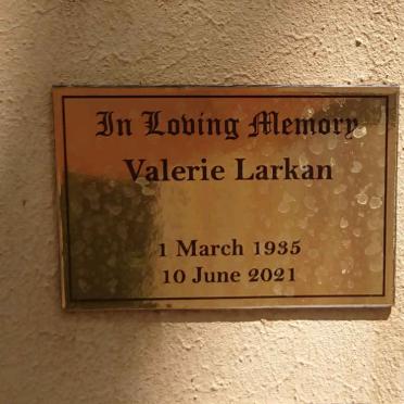 LARKAN Valerie 1935-2021