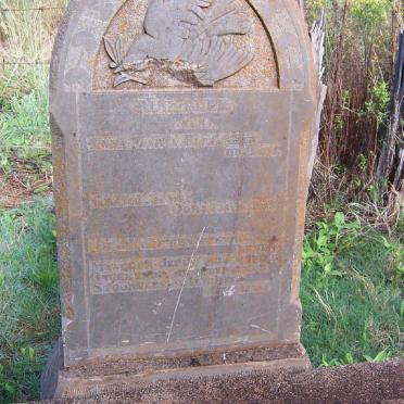 Limpopo, ELIAS MOTSOALEDI district, Jacaranda-Oord / Kraaifontein, farm cemetery