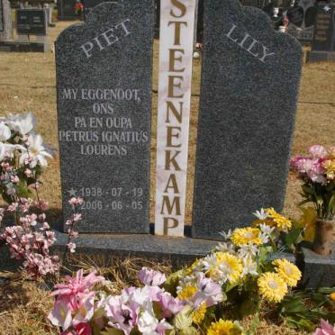 STEENKAMP Piet 1938-2006 &amp; Lily