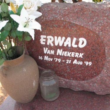NIEKERK Erwald, van 1979-1999