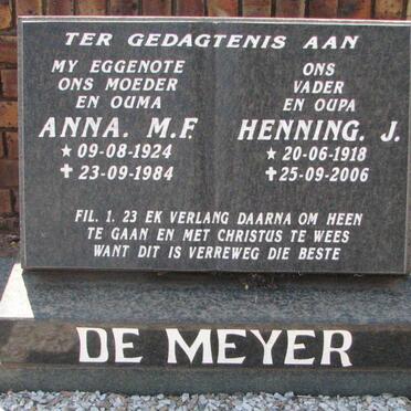MEYER Henning J., de 1918-2006 &amp; Anna M.F. 1924-1984