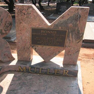 MULLER Ronnie 1976-1992