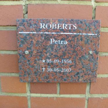 ROBERTS Petra 1956-2007
