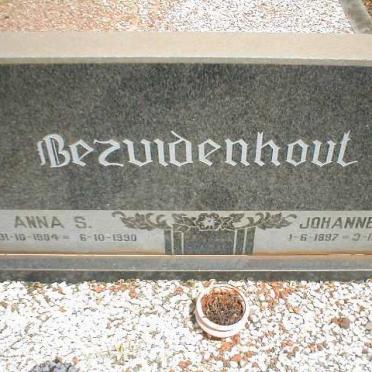 BEZUIDENHOUT Johannes J. 1897-1973 &amp; Anna S. 1904-1990
