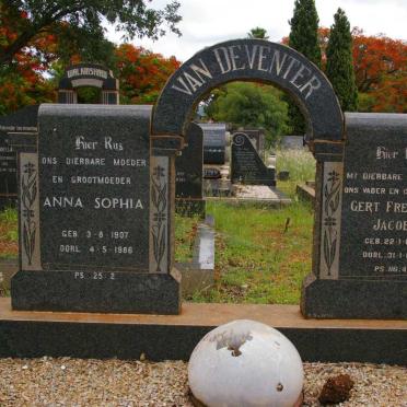 DEVENTER Gert Frederik Jacobus, van 1894-1967 &amp; Anna Sophia 1907-1986