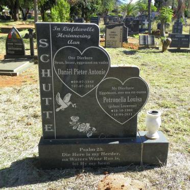 SCHUTTE Daniel Pieter Antonie 1989-2020 &amp; Petronella Louisa LOUWRENS 1960-2011