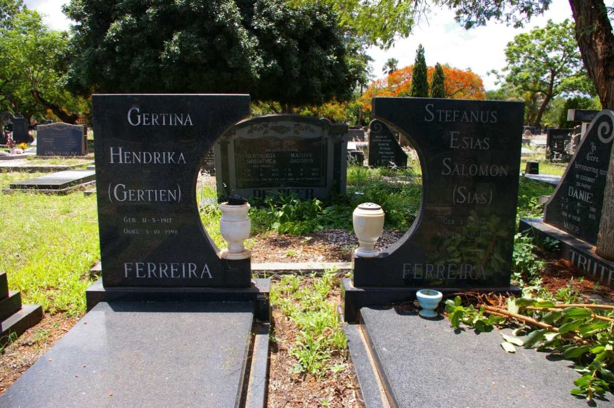 FERREIRA Stefanus Esias Salomon 1914-1974 & Gertina Hendrika 1917-1998