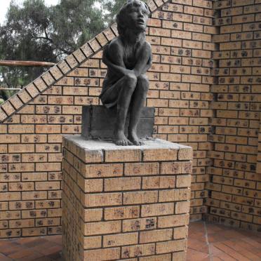 09. Monument