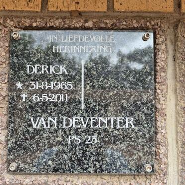 DEVENTER Derick, van 1965-2011