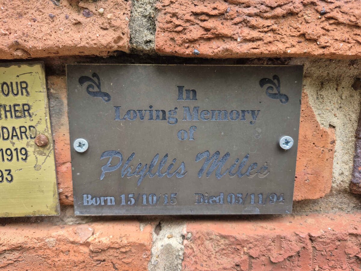 MILES Phyllis 1915-1994