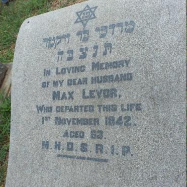 LEVOR Max -1942