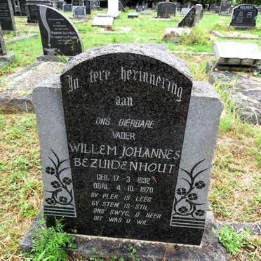 BEZUIDENHOUT Willem Johannes 1892-1970 & Martha Maria nee WHITE 1897-1961_1