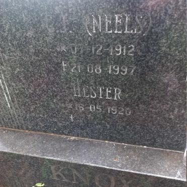 KNOX C.J. 1912-1997 & Hester 1920-