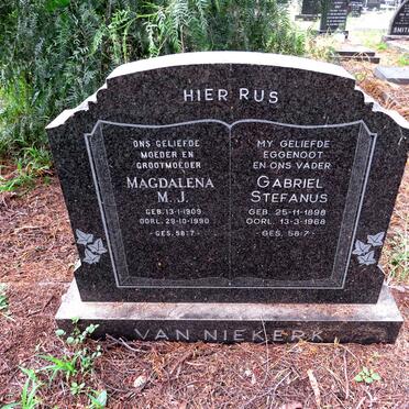 NIEKERK Gabriel Stefanus, van 1898-1968 & Magdalena M.J. 1909-1990