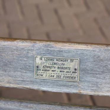 LLEWELLYN Kenneth Roberts 1927-2004
