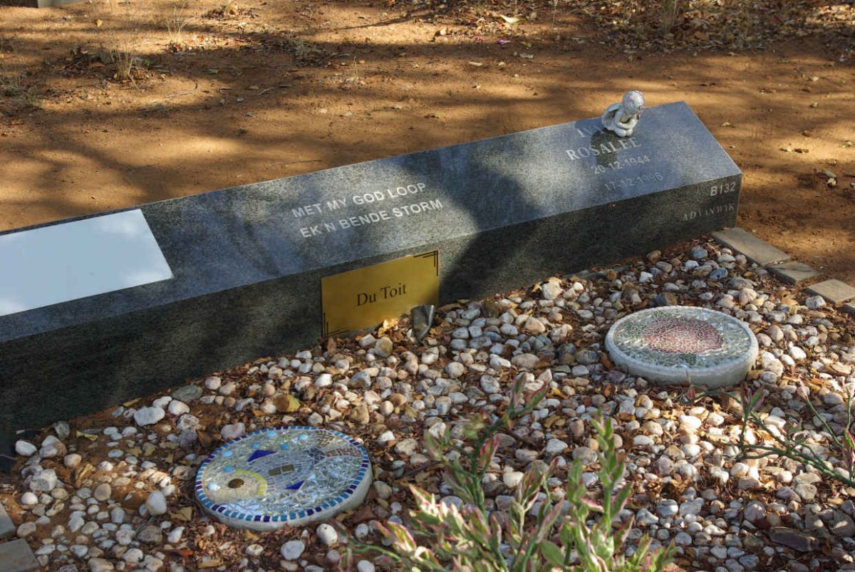 TOIT Ivy Rosalee, du 1944-1996