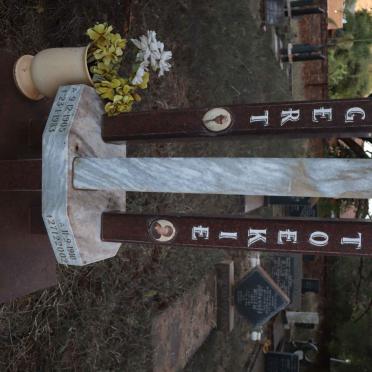 OOSTHUIZEN Gert 1905-1983 &amp; Toekie 1910-2002