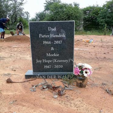 WALT Pieter Hendrik, van der 1944-2017 & Joy Hope nee KEARNEY 1947-2020