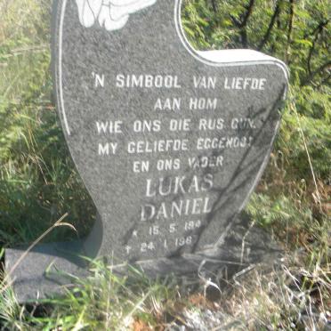 Limpopo, THABAZIMBI district, Marakele Nature Reserve, Aapiesrivierpoort 272, farm cemetery