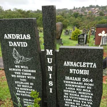 MUNISI Andrias David 1926-2005 &amp; Annacletta Ntombi 1926-2014