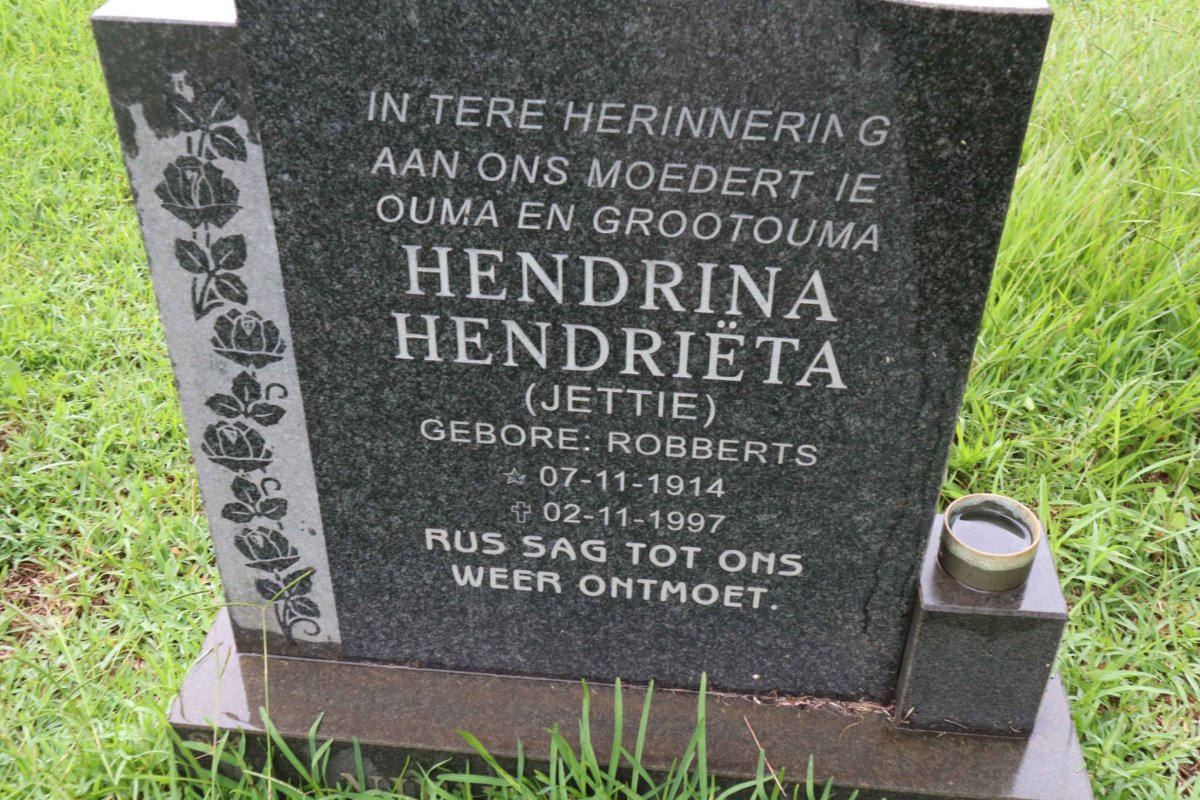 NIEUWENHUIZEN Hendrina Hendrieta nee ROBBERTS 1914-1997[b]