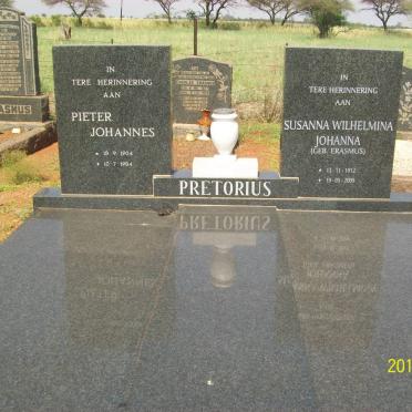 PRETORIUS Pieter Johannes 1904-1984 &amp; Susanna Wilhelmina Johanna ERASMUS 1912-2009