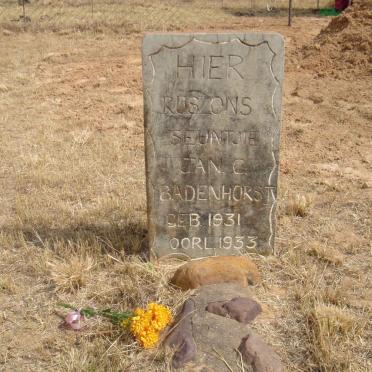 Limpopo, WATERBERG district, Sterkstroom 565, Kranskop, farm cemetery_1