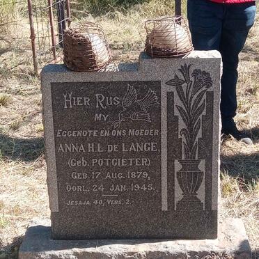 Limpopo, WATERBERG district, Vaalwater, Waterhoutkloof 66, farm cemetery