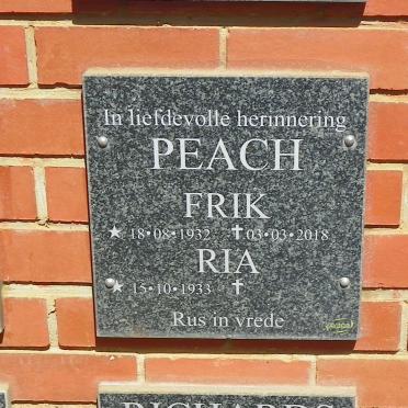 PEACH Frik 1932-2018 &amp; Ria 1933-