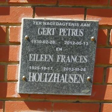 HOLTZHAUSEN Gert Petrus 1930-2012 &amp; Eileen Frances 1929-2013