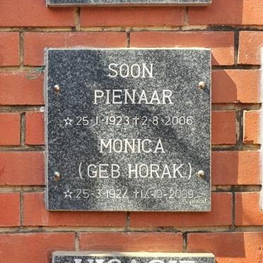 PIENAAR Soon 1923-2006 &amp; Monica HORAK 1924-2009