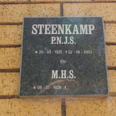 STEENKAMP P.N.J.S. 1925-2003 &amp; M.H.S. 1928-