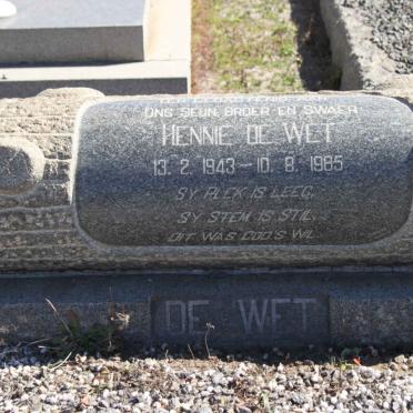 WET Hennie, de 1943-1985