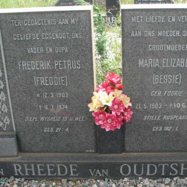 OUDTSHOORN Frederik Petrus, van Rheede van 1903-1974 &amp; Maria Elizabeth FOURIE 1903-1993