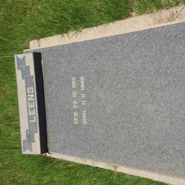LEENS ? 1912-1988
