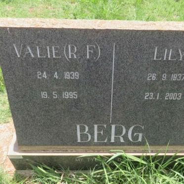 BERG R.F. 1939-1995 &amp; Lily 1937-2003
