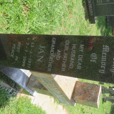 FERNANDEZ Jan 1937-1999