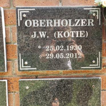 OBERHOLZER J.W. 1930-2012