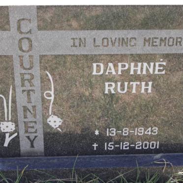 COURTNEY Daphné Ruth 1943-2001