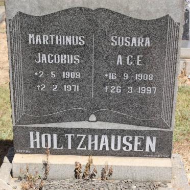 HOLTZHAUSEN Marthinus Jacobus 1909-1971 &amp; Susara A.G.E. 1908-1997