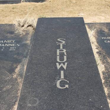 STRUWIG Daniel Johannes 1897-1975 &amp; Huibrecht Catherina SMITH 1897-1979