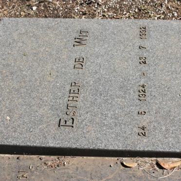 WIT Esther, de 1924-1992