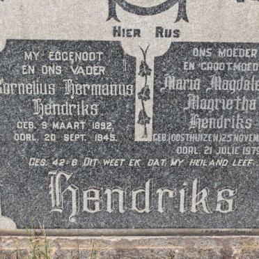 HENDRIKS Cornelius Hermanus 1892-1945 Maria Magdalena Magtrietha OOSTHUIZEN 1894-1979