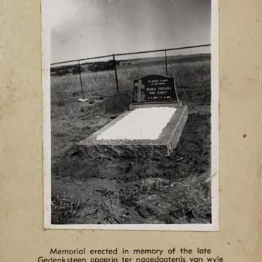 Mpumalanga, ERMELO district, Chrissiesmeer, Goede Hoop 103 IT, farm cemetery