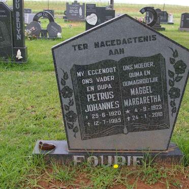 FOURIE Petrus Johannes 1920-1995 &amp; Maggel Margaretha 1923-2010