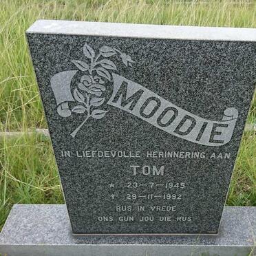 MOODIE Tom 1945-1992