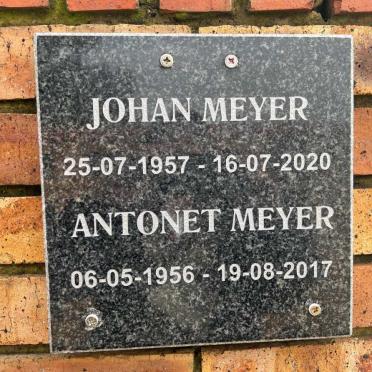 MEYER Johan 1957-2020 &amp; Antonet 1956-2017